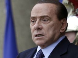 Berlusconi, de 74 años, fue atendido por uno de los fisioterapeutas del Milan, quien se encontraba junto con el ex mandatario. ARCHIVO  /