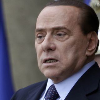 Berlusconi sufre luxaciones al caerse