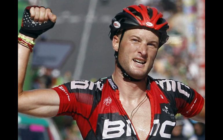 Stephen Cummings celebra su triunfo en la decimotercera etapa de la Vuelta a España. EFE  /