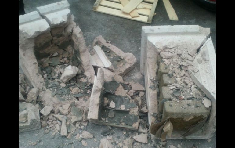 Las columnas contenían diez paquetes confeccionados con cinta canela tipo ladrillo. ESPECIAL  /