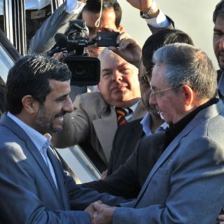 Castro envía un mensaje a Mahmud Ahmadineyad