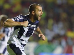 Emanuel Villa celebra el único tanto del encuentro. EFE  /