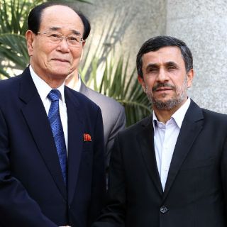 Irán y Corea del Norte estrechan lazos de cooperación tecnológica