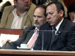 Gustavo Madero (i) y Jesús Zambrano, durante la entrega del 6º Informe Presidencial. EL UNIVERSAL  /