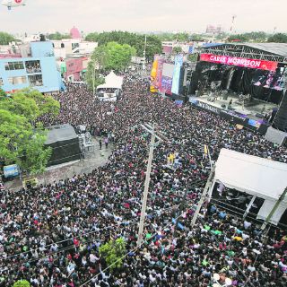 Ni las lluvias ni las marchas silenciaron la música