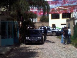 Al cruce de las calles Flor de Azahar y Francisco I. Madero estaba el hombre dentro de un vehículo con placas del D.F.  /