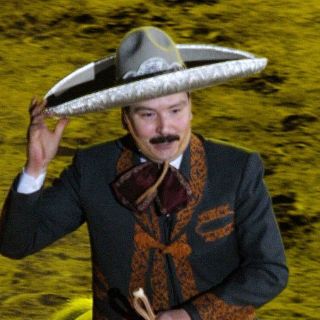 Develarán en Plaza Olvera estatua del cantante Antonio Aguilar