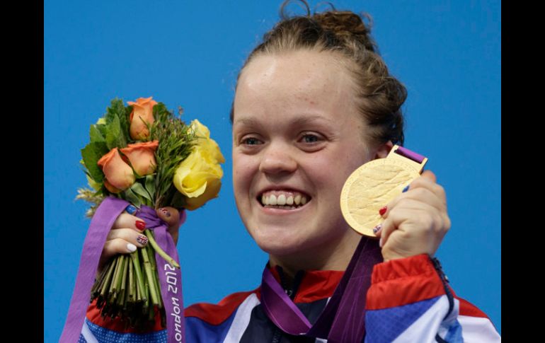Ellie Simmonds batió por dos veces su propio récord mundial, consolidando su puesto como reina de la natación de los Juegos. AP  /