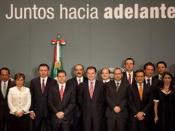 En una conferencia de prensa, el presidente electo, Enrique Peña Nieto, anuncia su equipo de transición. AP  /