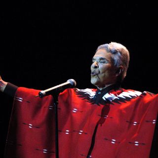 Develan mural en honor a Chavela Vargas en el Tenampa