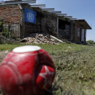 La presa El Ahogado es el vecino de la familia Hernández Vargas