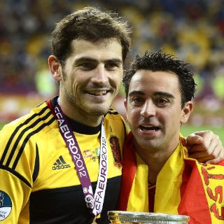 Premian a Casillas y Xavi con el Príncipe de Asturias