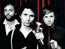 Violencia y amor en tiempos revueltos constituyen los principales ingredientes del videoclip de Muse. ESPECIAL  /