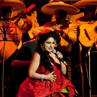 Rinden homenaje a Lucha Reyes ''Reina del Mariachi''