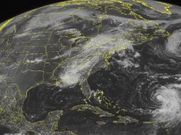 Leslie se encuentra a 750 kilómetros al sur-sureste de las Bermudas y se ha fortalecido en las últimas horas. AP  /