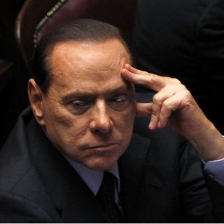 Berlusconi testifica ante fiscales por supuesta extorsión
