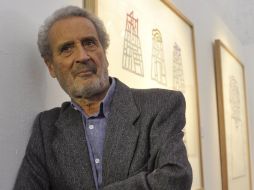 El artista mexicano de origen español Vicente Rojo, en la muestra ''Encuentros: Papel, metal y barro''. EFE  /