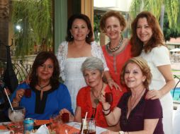 Silvia Zaragoza, Beatriz Dorbecker, Marisela Quesada de Martínez, Gabriela de Figueroa, Bertha de Ruiz y Antonia Kladiano.  /