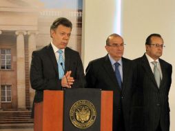 El presidente Juan Manuel Santos designó ayer a un veterano político como jefe negociador de los diálogos de paz. AFP  /