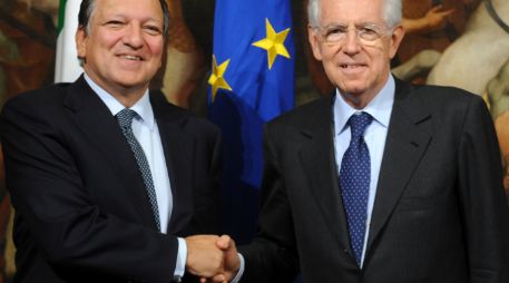 El primer ministro italiano, Mario Monti y el presidente de la Comisión Europea, José Manuel Barroso. XINHUA  /