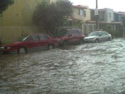 En la imagen calles de la colonia Paseos del Sol en Zapopan. Fotografía de @Trafico_ZMG  /