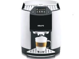 Barista. Con la cafetera se obtiene una mezcla que satisfará todos los gustos.  /