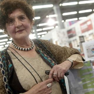 Margo Glantz da a conocer 'Coronada de moscas'