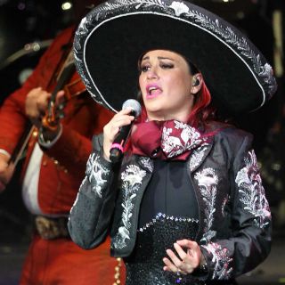 María José convive con fans y habla de su nuevo disco