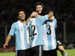 Los jugadores de argentina celebran uno de los goles en el partido. EFE  /