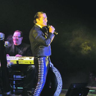 Futbol, ''telonero'' del ''Potrillo'' en la Arena VFG