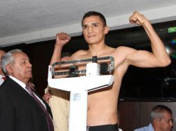 El haber ganado el campeonato ante su compatriota Verdugo, motivó al CMB a reconocer a Daniel Estrada. ARCHIVO  /