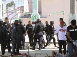 Varios paramédicos y agentes estatales trabajan en el municipio de Soledad de Graciano Sánchez. EFE  /