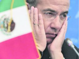 El Presidente hace un gesto de aburrimiento durante su participación en el Foro de Cooperación Económica Asia-Pacífico, en Rusia. EFE  /