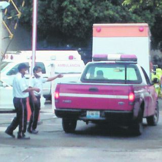 Derrame de sustancias químicas deja dos lesionados