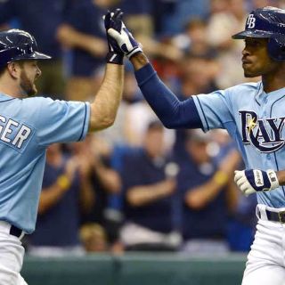 Upton mete a los Rays a la pelea