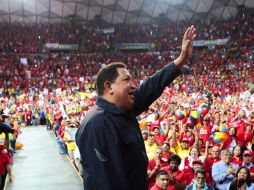 Chávez durante un encuentro con integrantes de su campaña electoral en el Poliedro de Caracas. EFE  /