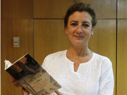 La escritora reflexiona sobre el poder y la historia en su reciente novela. EFE  /