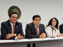 Benjamín Robles, Miguel Barbosa y Dolores Padierna anuncian que el Grupo Parlamentario del PRD en el Senado se mantendrá unido. NTX  /