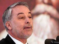 González Márquez manifestó que el libro consta de 279 páginas, 56 capítulos, 61 colaboraciones, y un gran acervo fotográfico. ARCHIVO  /