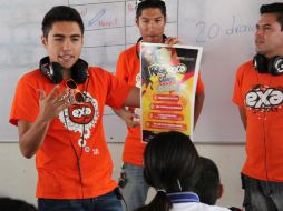 EXA visitando las escuelas de INFOlectura.  /