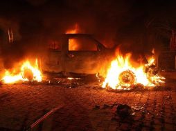 Al parecer, un grupo de hombres armados irrumpió y prendió fuego anoche en el consulado estadounidense. REUTERS  /