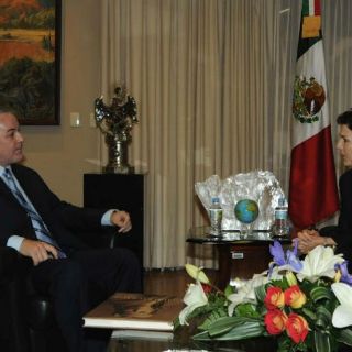El gobernador recibe en Casa Jalisco a Cónsul