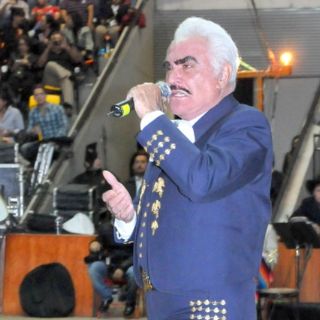 Vicente Fernández estrena videoclip ''Cuando manda el corazón''