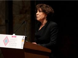 La escritora recibió el Premio Rosario Castellanos a la Trayectoria, en 2012. ARCHIVO  /