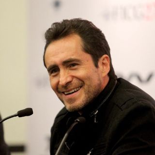 Condecoran a Demian Bichir con Premio Raúl Julia