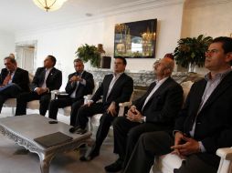 Aristóteles Sandoval (c) durante la reunión con gobernadores electos de estados limítrofes con Jalisco.  /