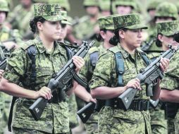 Mujeres soldado preparan el desfile. La V Zona Militar es escenario de las prácticas para las fiestas patrias.  /