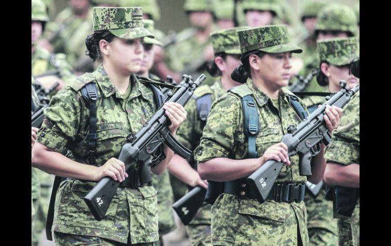 Mujeres soldado preparan el desfile. La V Zona Militar es escenario de las prácticas para las fiestas patrias.  /