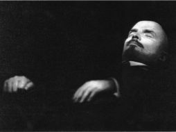 Vladímir Putin aseguró que Lenin yacerá en el mausoleo. ARCHIVO  /