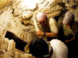 Un equipo multidisciplinario del INAH ingresó a la cámara mortuoria donde podrían yacer los restos de K'uk Bahlam I. EL UNIVERSAL  /